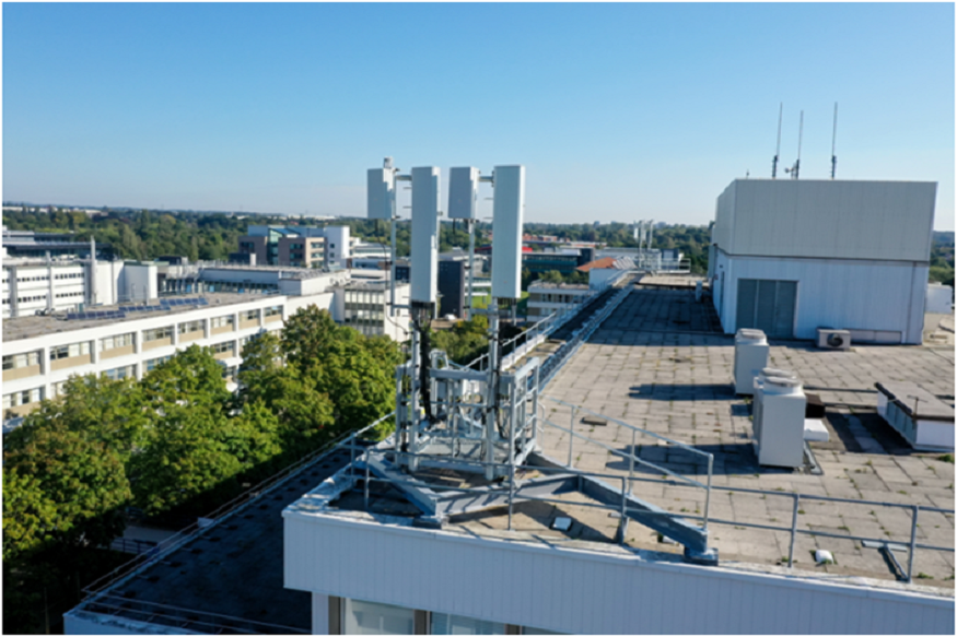 DAS antenna installation